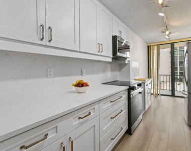 4200 N Ocean Drive - Photo Thumbnail 30