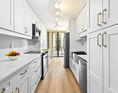 4200 N Ocean Drive - Photo Thumbnail 28