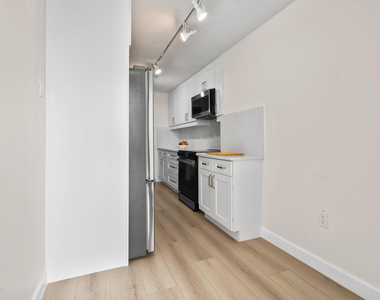 4200 N Ocean Drive - Photo Thumbnail 37