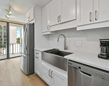 4200 N Ocean Drive - Photo Thumbnail 31