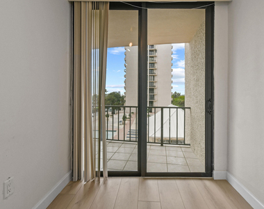 4200 N Ocean Drive - Photo Thumbnail 36