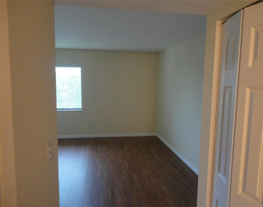 731 N Pine Island Road - Photo Thumbnail 13