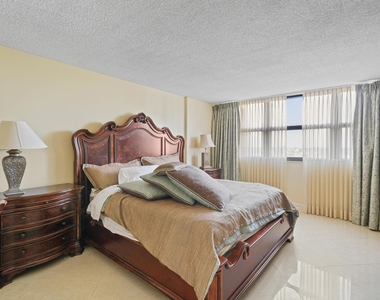 859 Jeffery Street - Photo Thumbnail 27