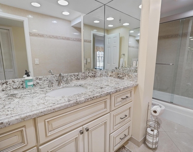 859 Jeffery Street - Photo Thumbnail 26