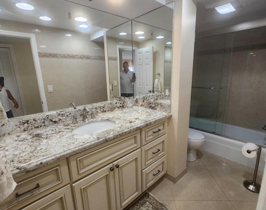 859 Jeffery Street - Photo Thumbnail 28
