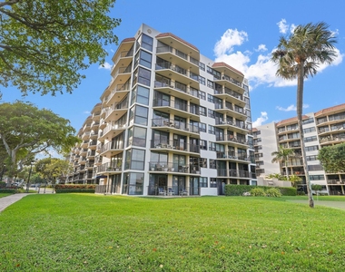 859 Jeffery Street - Photo Thumbnail 79