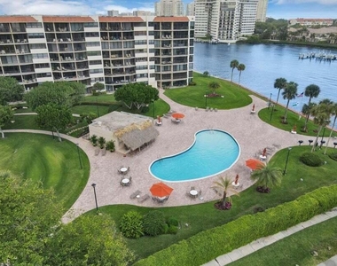 859 Jeffery Street - Photo Thumbnail 1