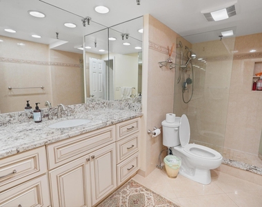 859 Jeffery Street - Photo Thumbnail 24
