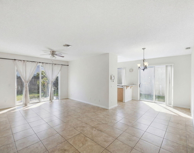 1239 Sussex Street - Photo Thumbnail 9