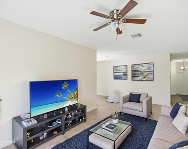 1239 Sussex Street - Photo Thumbnail 8