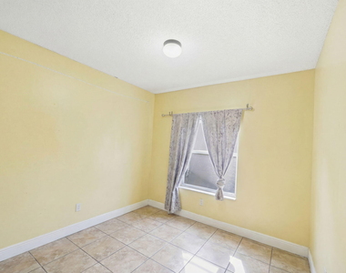 1239 Sussex Street - Photo Thumbnail 15