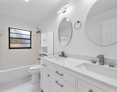 9718 Lancaster Place - Photo Thumbnail 11