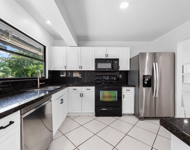 9718 Lancaster Place - Photo Thumbnail 4