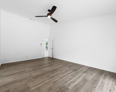 9718 Lancaster Place - Photo Thumbnail 7