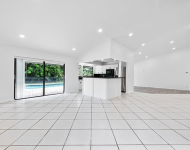9718 Lancaster Place - Photo Thumbnail 3