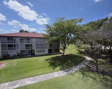 100 Sw 132nd Way - Photo Thumbnail 13