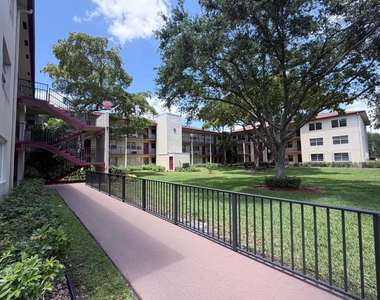 100 Sw 132nd Way - Photo Thumbnail 12