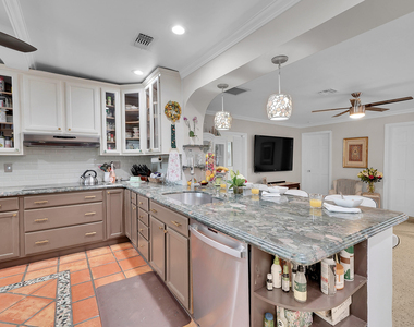 3209 Norfolk Street - Photo Thumbnail 8