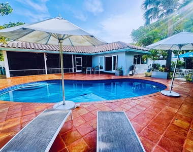 3209 Norfolk Street - Photo Thumbnail 7