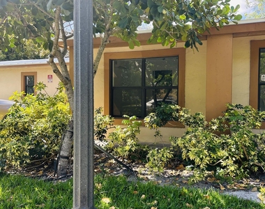 844 Nw 3rd Avenue - Photo Thumbnail 2