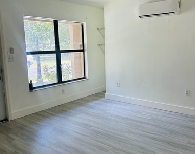 844 Nw 3rd Avenue - Photo Thumbnail 6