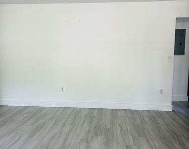 844 Nw 3rd Avenue - Photo Thumbnail 8
