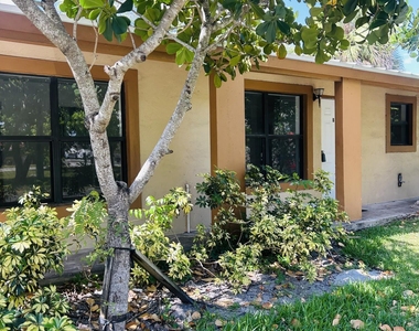844 Nw 3rd Avenue - Photo Thumbnail 3