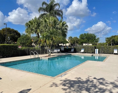 3350 N Pinewalk Dr Drive N - Photo Thumbnail 1