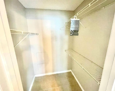 3350 N Pinewalk Dr Drive N - Photo Thumbnail 14