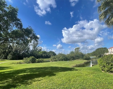 3350 N Pinewalk Dr Drive N - Photo Thumbnail 17