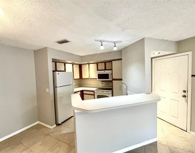 3350 N Pinewalk Dr Drive N - Photo Thumbnail 4