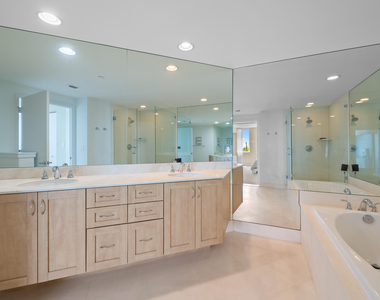 2821 N Ocean Boulevard - Photo Thumbnail 21