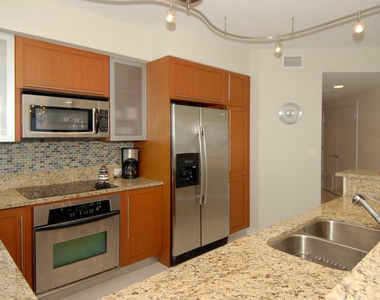 2821 N Ocean Boulevard - Photo Thumbnail 5