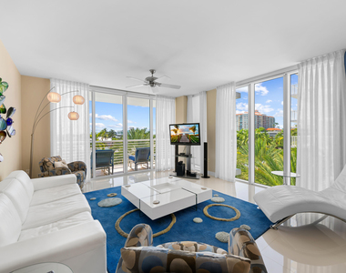 2821 N Ocean Boulevard - Photo Thumbnail 23