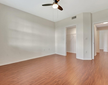 15055 Michelangelo Boulevard - Photo Thumbnail 13