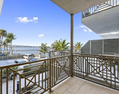 41 Sw Seminole Street - Photo Thumbnail 8
