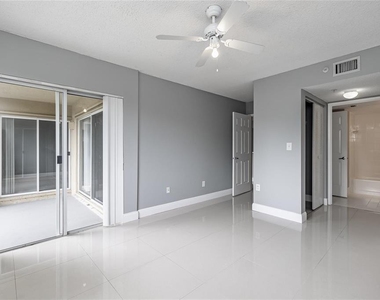 2600 S University Drive - Photo Thumbnail 12