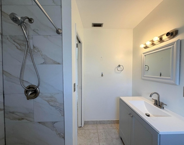 2607 Dudley Drive W - Photo Thumbnail 17