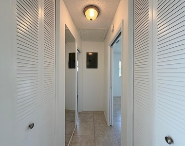 2607 Dudley Drive W - Photo Thumbnail 13