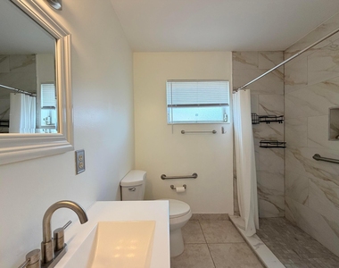2607 Dudley Drive W - Photo Thumbnail 15