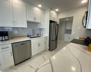 5440 N Ocean Drive - Photo Thumbnail 8