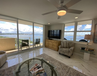 5440 N Ocean Drive - Photo Thumbnail 3