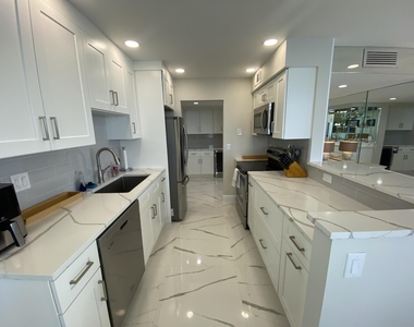 5440 N Ocean Drive - Photo Thumbnail 7