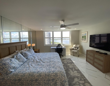 5440 N Ocean Drive - Photo Thumbnail 15