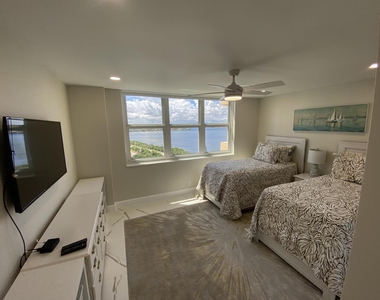 5440 N Ocean Drive - Photo Thumbnail 20