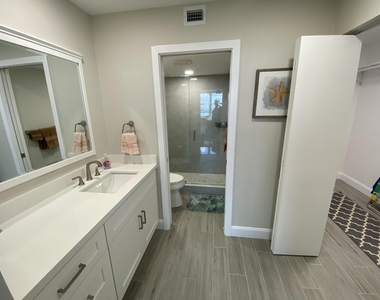 5440 N Ocean Drive - Photo Thumbnail 17