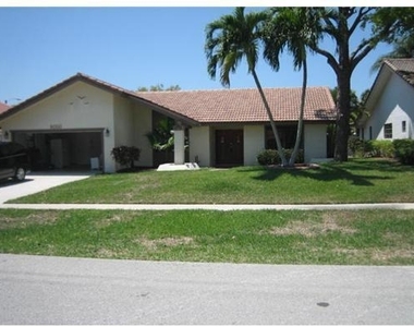 6050 Amberwoods Drive - Photo Thumbnail 9