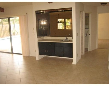 6050 Amberwoods Drive - Photo Thumbnail 8