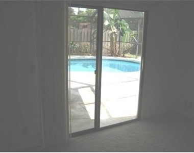 6050 Amberwoods Drive - Photo Thumbnail 7
