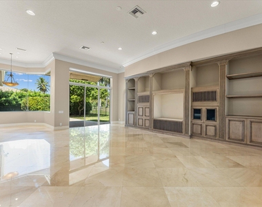 2579 Mayfair Lane - Photo Thumbnail 7